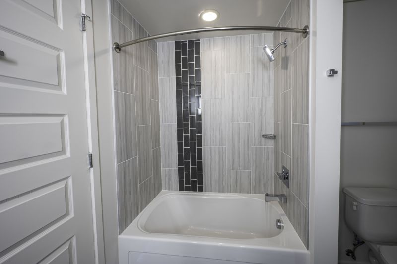 Drop-in Tub with Surround